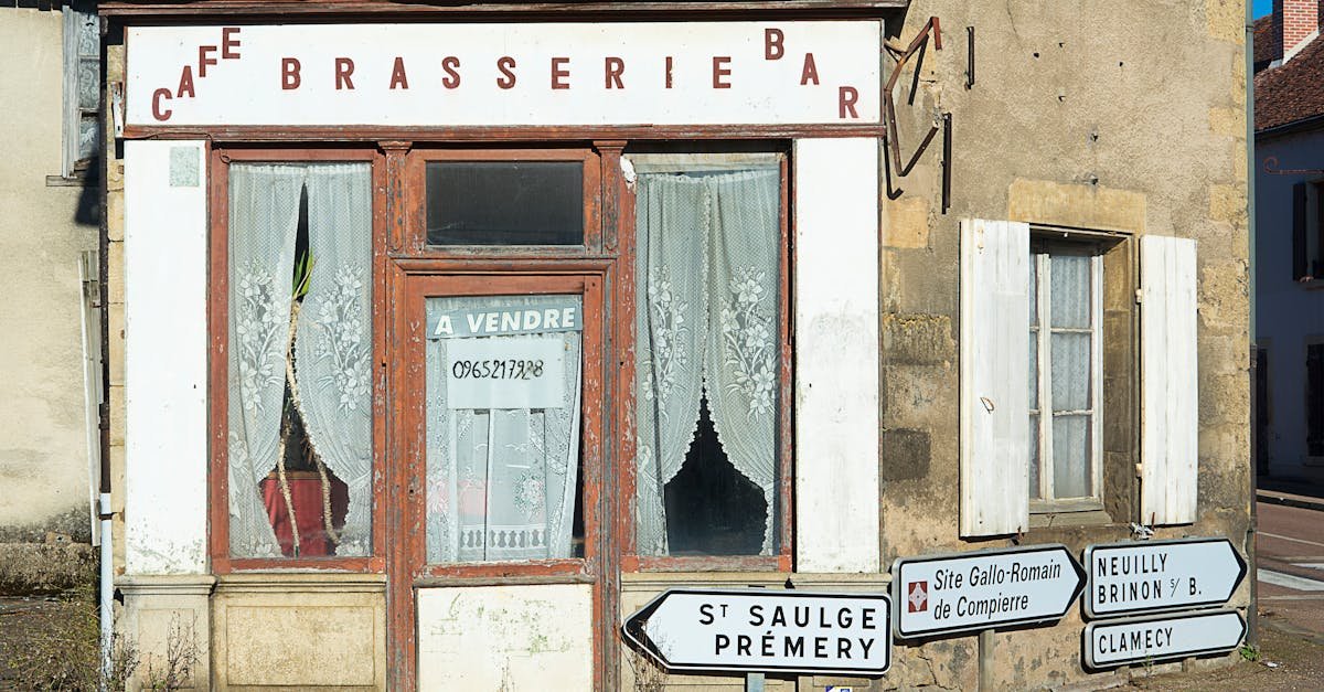 découvrez notre brasserie, un lieu convivial où se mêlent tradition et innovation. savourez des bières artisanales élaborées sur place, accompagnées de plats faits maison dans une ambiance chaleureuse.