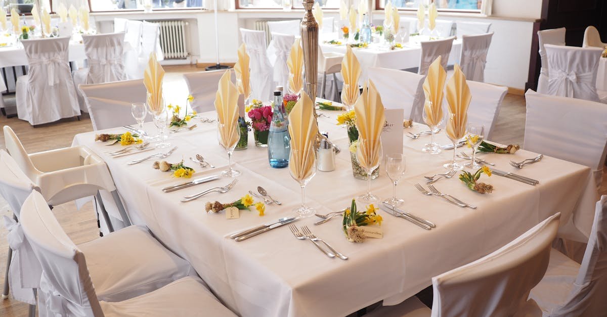 Entdecken Sie unsere maßgeschneiderten Catering-Services für all Ihre Veranstaltungen. Sei es für eine Hochzeit, ein Seminar oder einen Geburtstag, wir bieten vielfältige und raffinierte Menüs, zubereitet von professionellen Köchen, um Ihre Gäste zu begeistern.