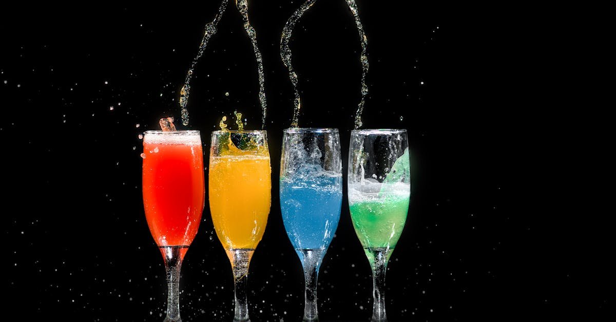 Entdecken Sie das faszinierende Universum der Cocktails mit köstlichen Rezepten, Mixologietipps und Inspirationen für Ihre Abende. Lernen Sie, erfrischende Getränke zuzubereiten, die Ihre Gäste begeistern und Ihre festlichen Momente aufhellen.