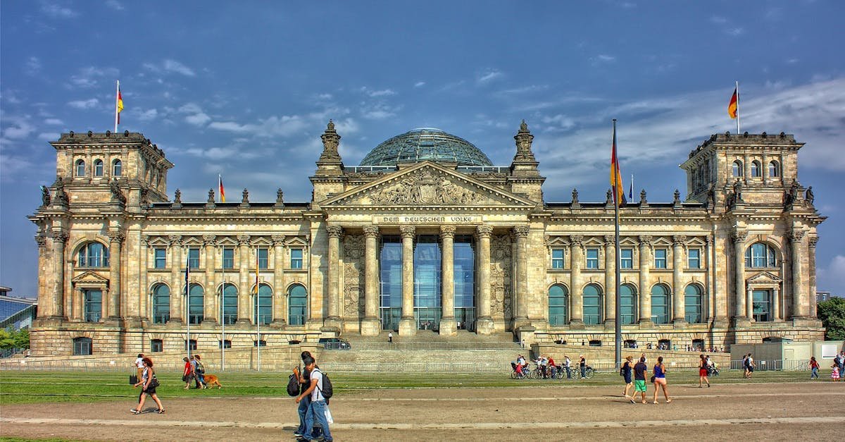 découvrez l'allemagne, un pays riche en histoire, culture et innovation. explorez ses paysages variés, des alpes aux plages de la mer du nord, et plongez dans une offre culturelle fascinante entre musées, festivals et gastronomie.