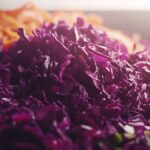 Recipe for crunchy and flavorful red cabbage salad